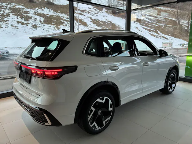 VW NEW Tiguan R-Line / AHK / Head-Up