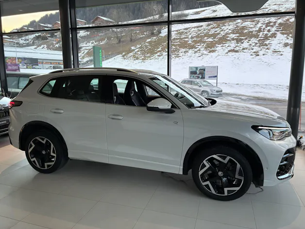 VW NEW Tiguan R-Line / AHK / Head-Up
