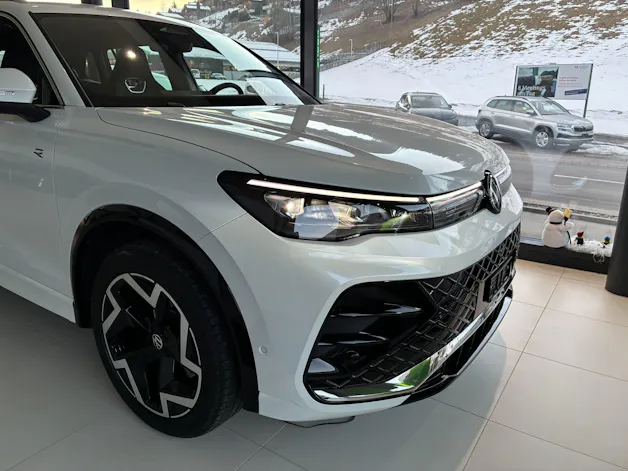 VW NEW Tiguan R-Line / AHK / Head-Up