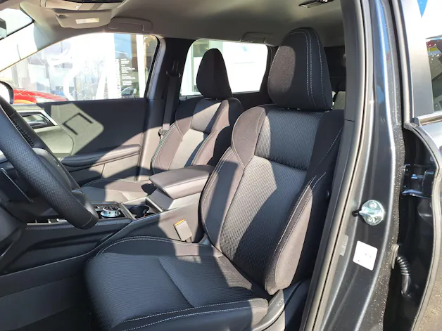 Mitsubishi Outlander PHEV Inform Helvetia (137)