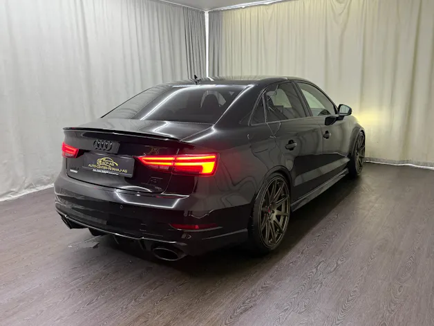 Audi RS3 Limousine 2.5 TSI quattro S-tronic