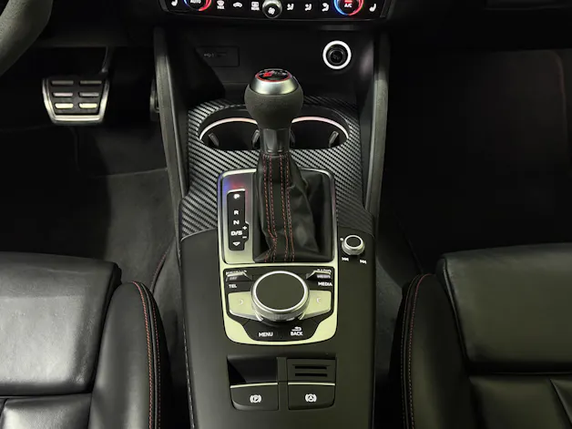 Audi RS3 Limousine 2.5 TSI quattro S-tronic