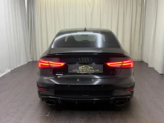 Audi RS3 Limousine 2.5 TSI quattro S-tronic
