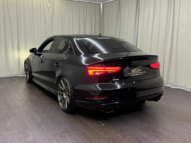 Audi RS3 Limousine 2.5 TSI quattro S-tronic