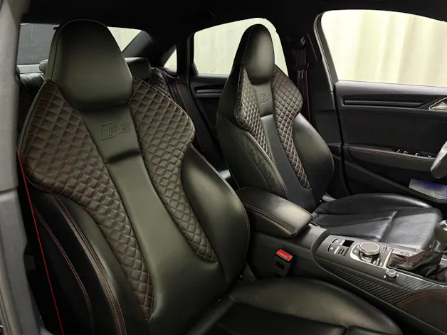 Audi RS3 Limousine 2.5 TSI quattro S-tronic