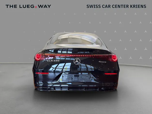 Mercedes-Benz CLA 220 4M - AMG / DISTRONIC / 360 Grad Kamera / Drive Assist