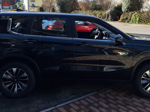 Mitsubishi Outlander PHEV Inform Helvetia (135)