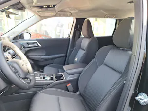 Mitsubishi Outlander PHEV Inform Helvetia (135)