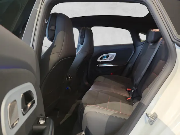 Mercedes-Benz CLA 220 4Matic 8G-DCT