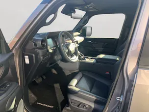 Toyota Land Cruiser 2.8TD Invincible