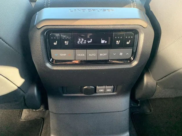 Toyota Land Cruiser 2.8TD Invincible
