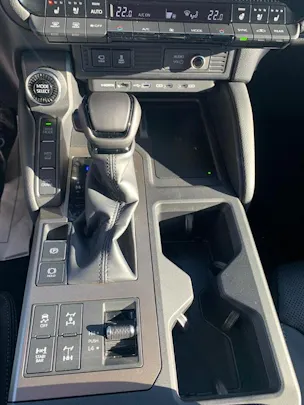 Toyota Land Cruiser 2.8TD Invincible
