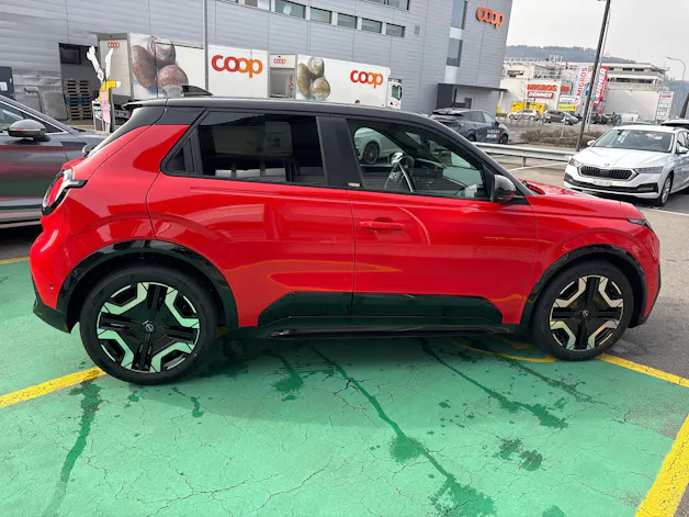 Nissan Micra 52kWh Advance