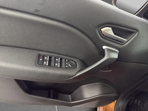 Renault Captur 1.6 E-Tech 145 Intens DHT