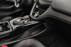 Aston Martin DBX 4.0 V8