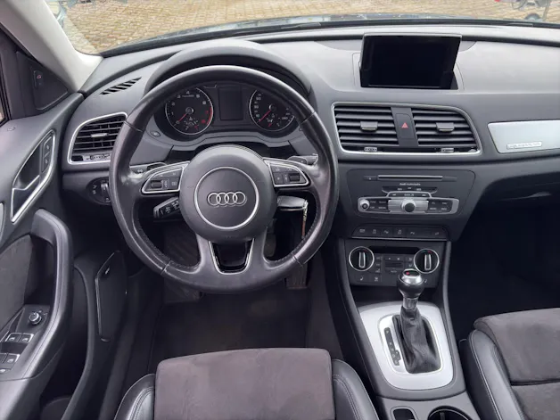 Audi Q3 2.0 TFSI Design quattro S-Tr.