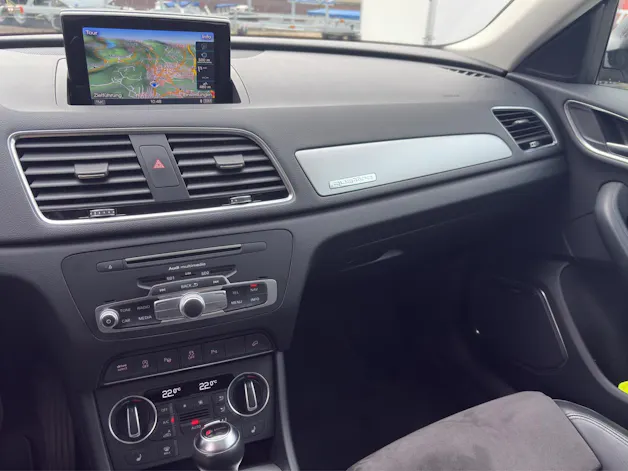 Audi Q3 2.0 TFSI Design quattro S-Tr.