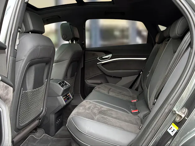 Audi e-tron 55 Sportback S Line quattro Daytonagrau Perleffekt