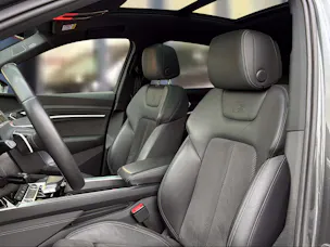 Audi e-tron 55 Sportback S Line quattro Daytonagrau Perleffekt