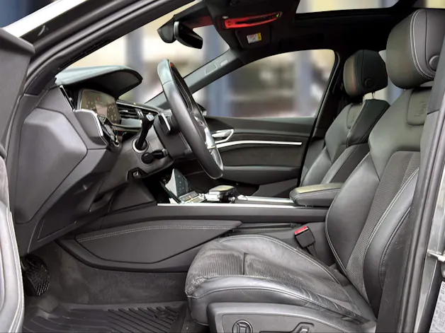 Audi e-tron 55 Sportback S Line quattro Daytonagrau Perleffekt