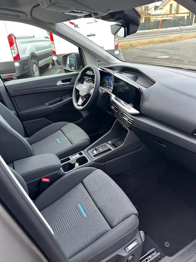Ford TOURNEO CONNECT Grand 2.0 EcoB Active/122CV/Aut.