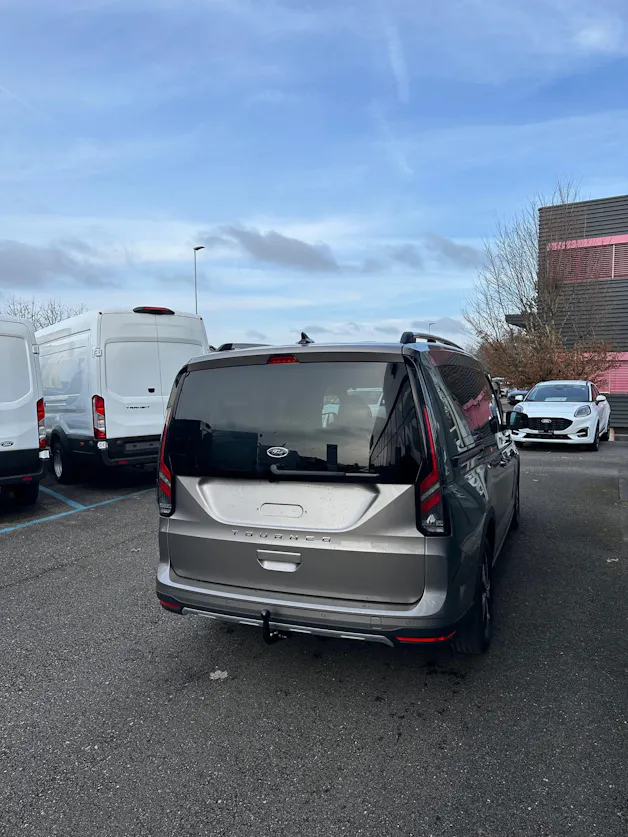 Ford TOURNEO CONNECT Grand 2.0 EcoB Active/122CV/Aut.