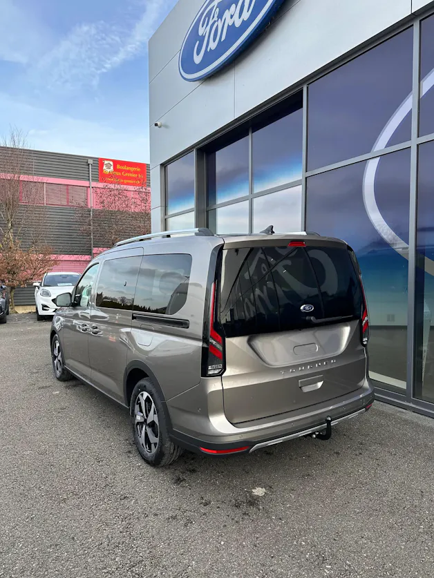 Ford TOURNEO CONNECT Grand 2.0 EcoB Active/122CV/Aut.
