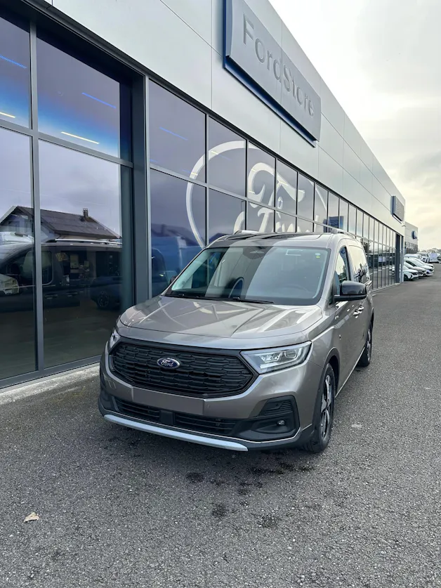 Ford TOURNEO CONNECT Grand 2.0 EcoB Active/122CV/Aut.