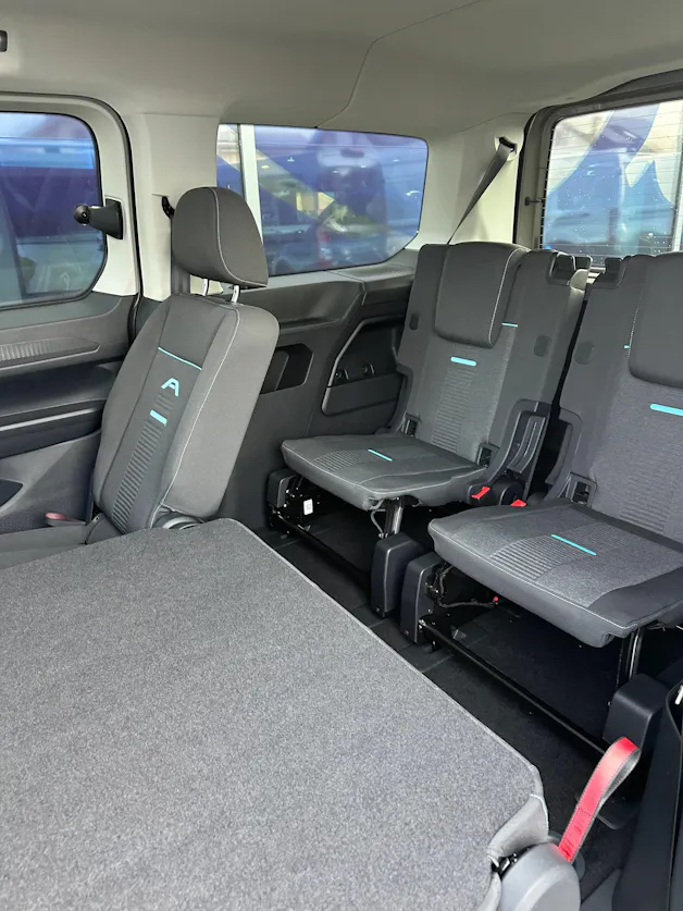 Ford TOURNEO CONNECT Grand 2.0 EcoB Active/122CV/Aut.