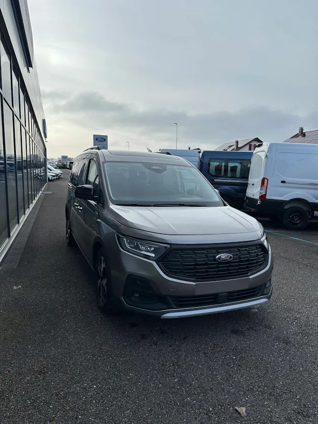 Ford TOURNEO CONNECT Grand 2.0 EcoB Active/122CV/Aut.