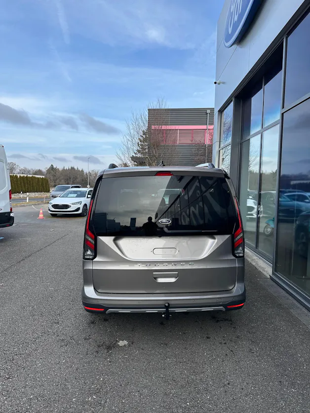 Ford TOURNEO CONNECT Grand 2.0 EcoB Active/122CV/Aut.