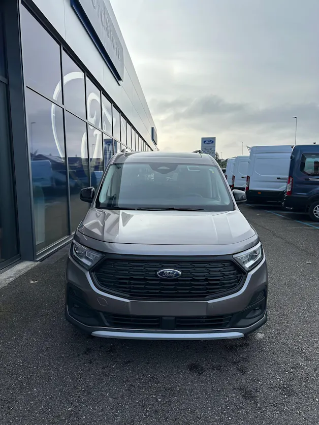Ford TOURNEO CONNECT Grand 2.0 EcoB Active/122CV/Aut.