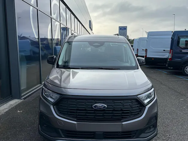 Ford TOURNEO CONNECT Grand 2.0 EcoB Active/122CV/Aut.