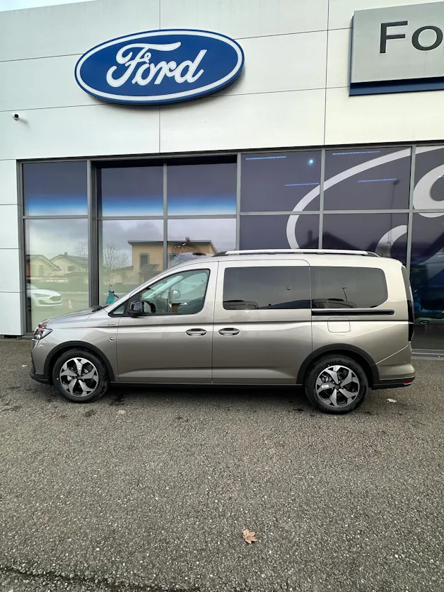 Ford TOURNEO CONNECT Grand 2.0 EcoB Active/122CV/Aut.
