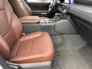 Toyota Land Cruiser 2.8 D 48V Style