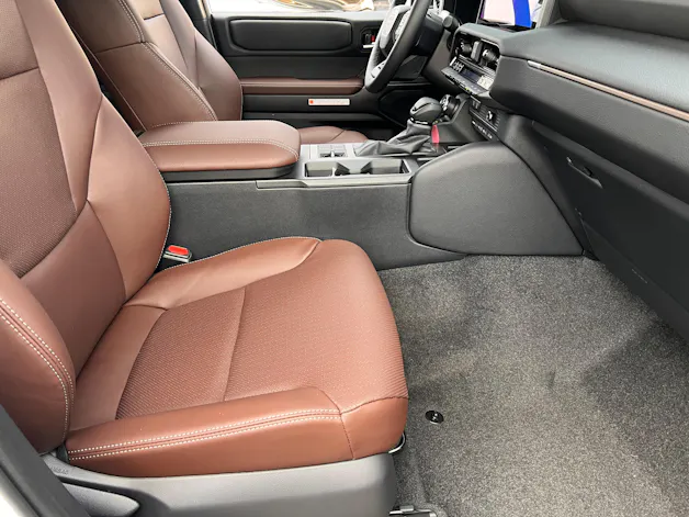 Toyota Land Cruiser 2.8 D 48V Style