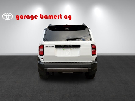 Vehicle image 4 Vehicle image 4