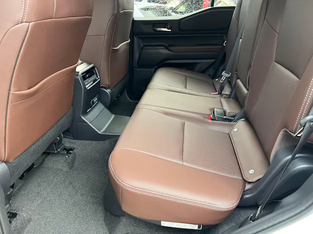 Toyota Land Cruiser 2.8 D 48V Style