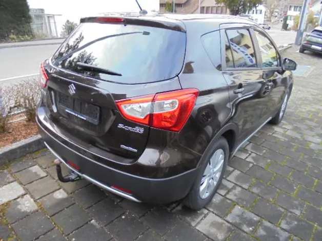 Suzuki SX4 S-Cross 1.6 TD Compact Top 4x4
