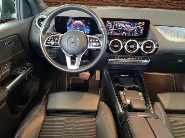Mercedes-Benz GLA 250e Progressive 8G-D