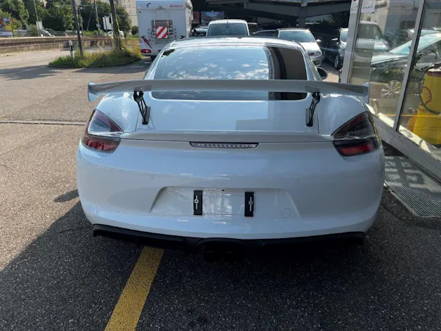 Porsche Cayman GT4