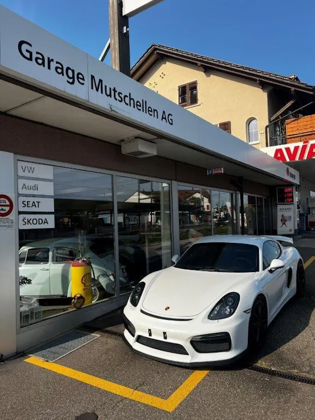 Porsche Cayman GT4