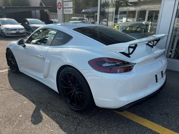 Porsche Cayman GT4