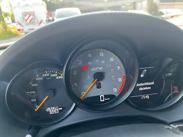 Porsche Cayman GT4