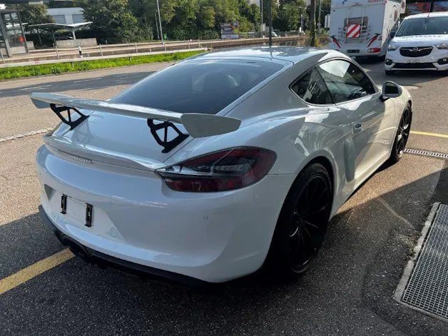 Porsche Cayman GT4