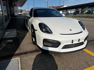 Porsche Cayman GT4
