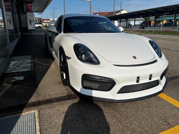 Porsche Cayman GT4