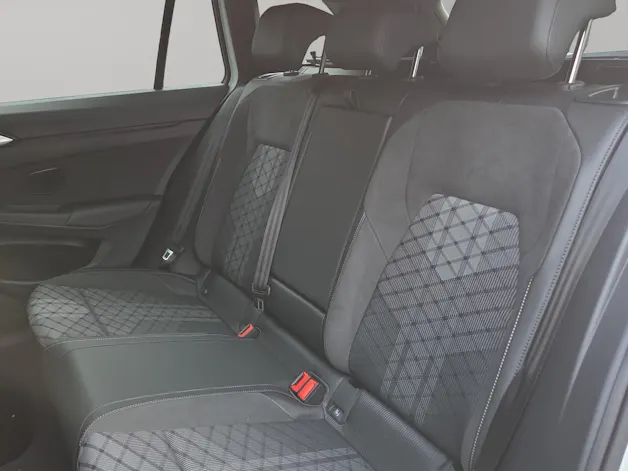 VW Golf Variant 1.5 eTSI mHEV R-Line