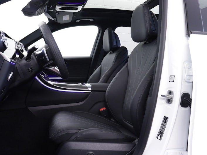 Vehicle image MERCEDES-BENZ GLC 220