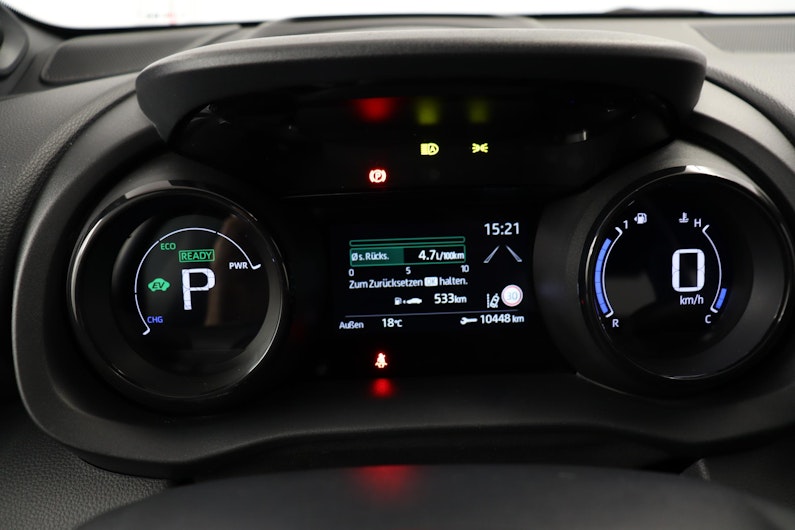 Vehicle image TOYOTA YARIS